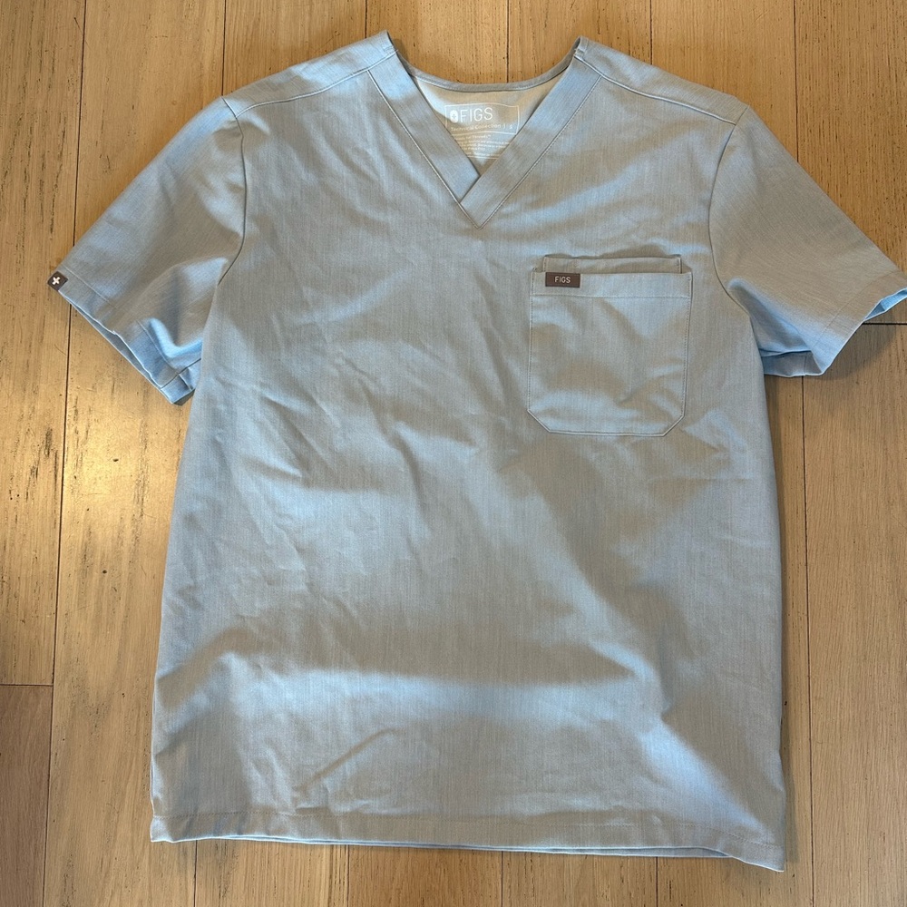 FIGS Men's Light Blue “Chambray” Scrub Top (worn once!)